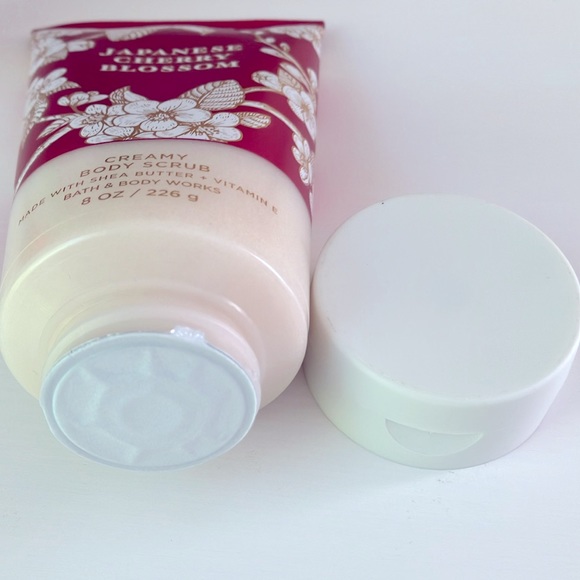 JAPANESE CHERRY BLOSSOM BODY SCRUB Bath & Body Works NWT ‼️ - Picture 5 of 7